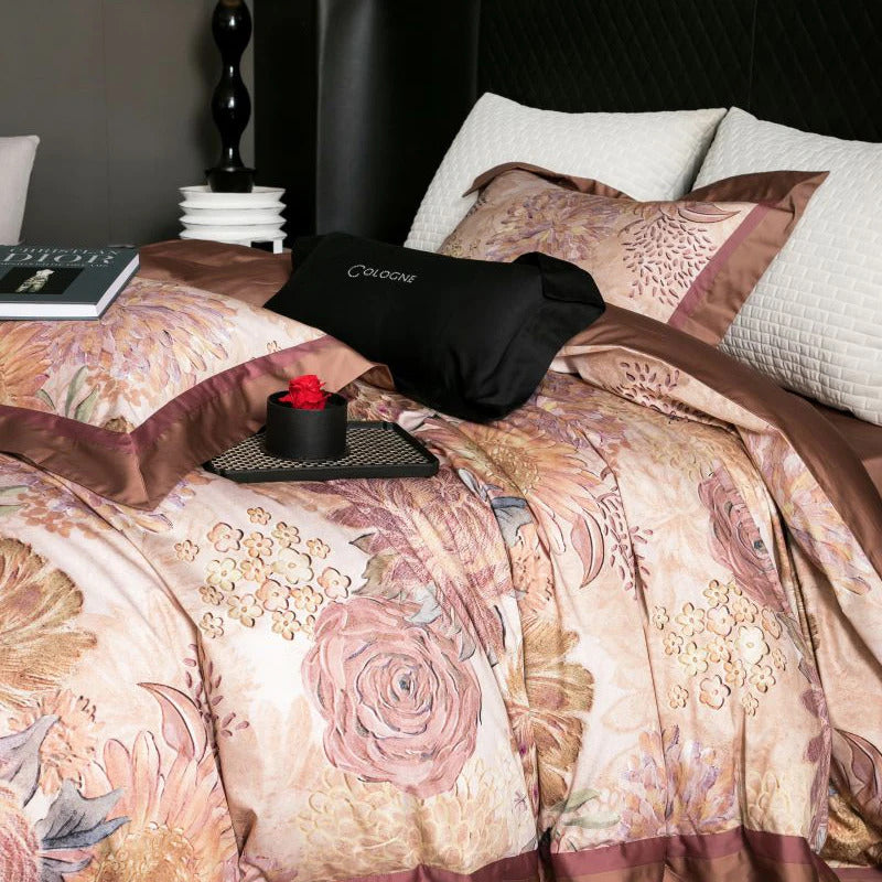 Image of 100% Egyptian cotton luxury bedding set with duvet cover and pillowcases