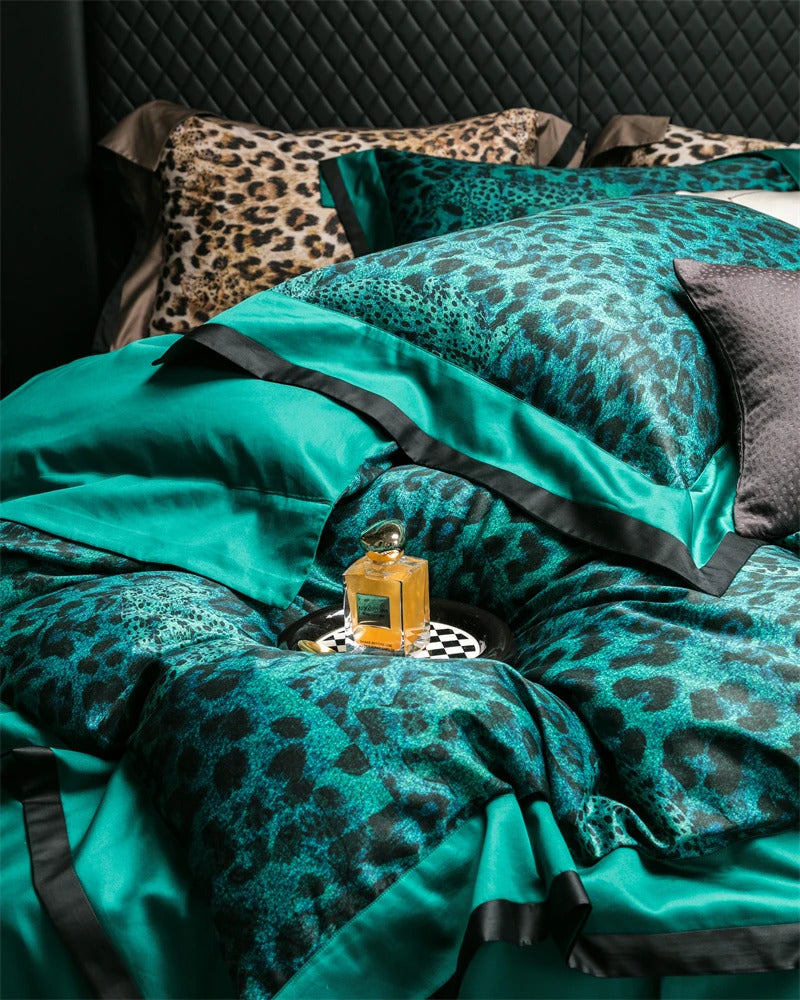 Image of Luxury Egyptian cotton leopard print bedding set with duvet cover, bed sheet, and pillowcases