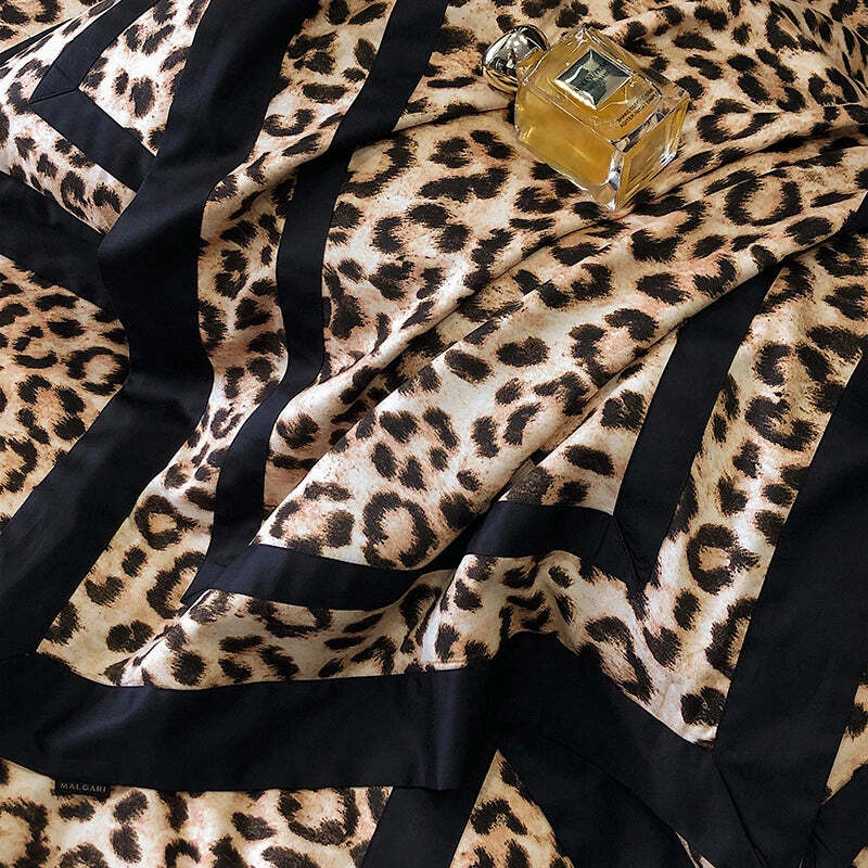 Image of Luxury leopard print lyocell cotton brushed bedding set with duvet cover, bed sheet, and pillowcases