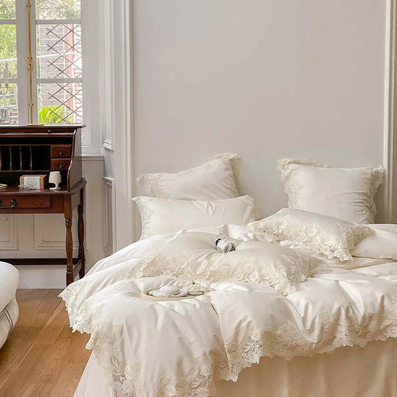 Image of Romantic French floral lace bedding set made from 1000TC Egyptian cotton