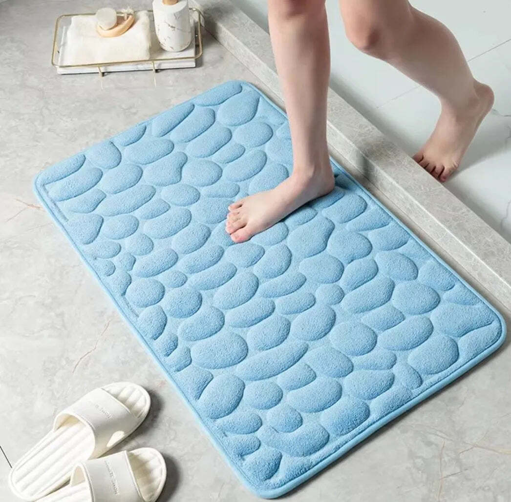 Memory foam non-slip stone bath mat with cobblestone embossed design