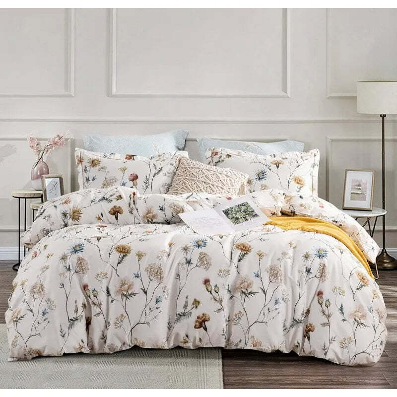 Reversible botanical duvet cover set in yellow with floral pattern