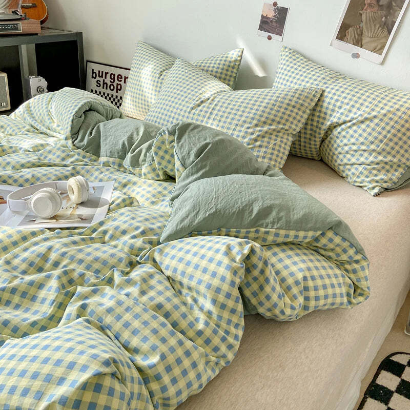 Skin-friendly plaid duvet cover for home comfort