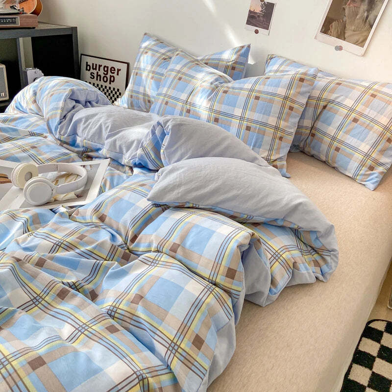 Skin-friendly plaid duvet cover for home comfort