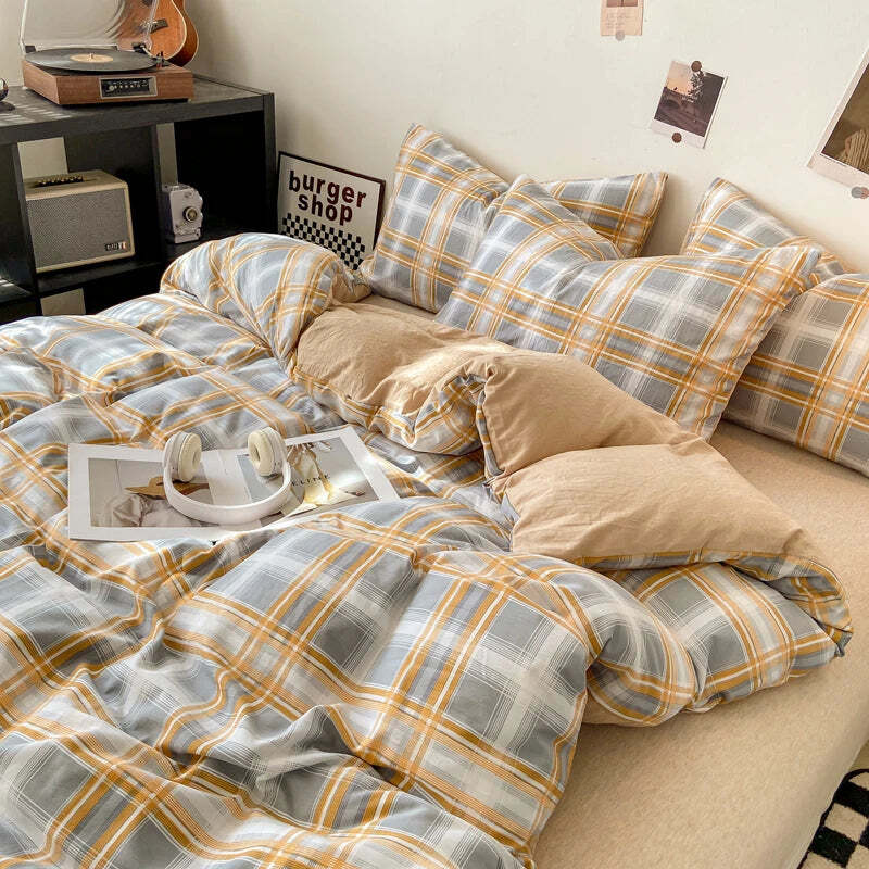 Skin-friendly plaid duvet cover for home comfort