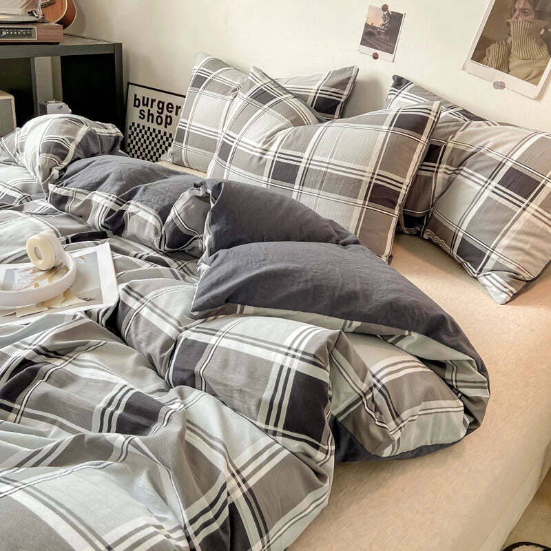 Skin-friendly plaid duvet cover for home comfort