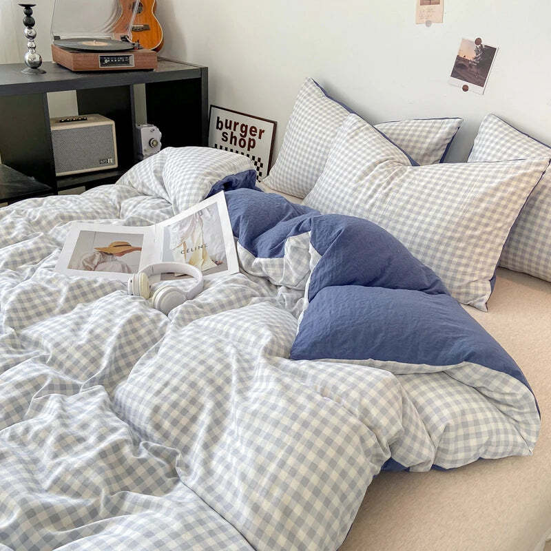 Skin-friendly plaid duvet cover for home comfort